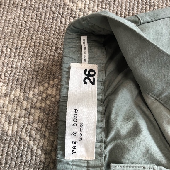 Rag & Bone khaki green pants with elastic stretch around waist and ankles. - Picture 2 of 4